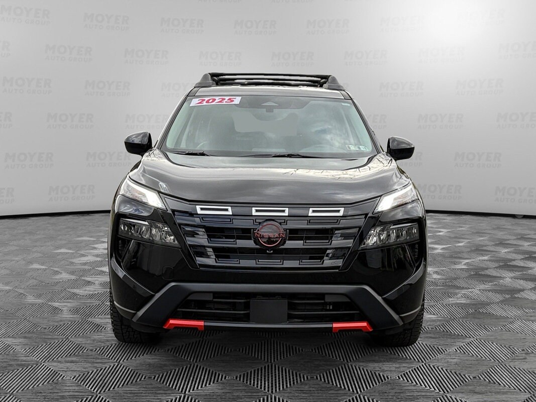 2025 Nissan Rogue SV photo 3