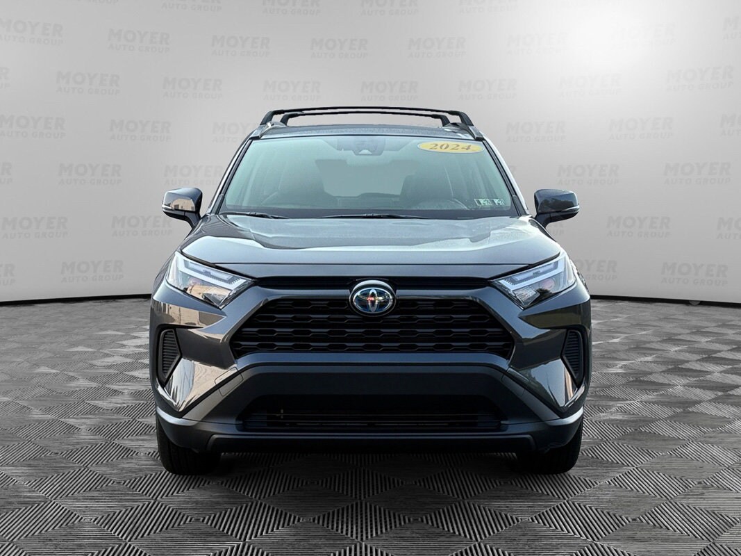 2024 Toyota RAV4 Hybrid XLE photo 3