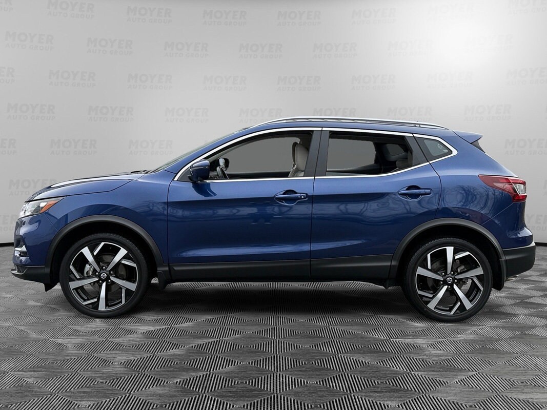 2022 Nissan Rogue Sport SL photo 2