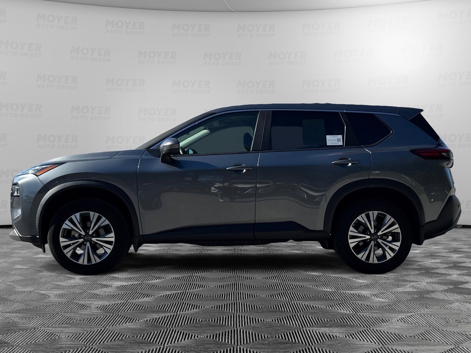2023 Nissan Rogue SV photo 2