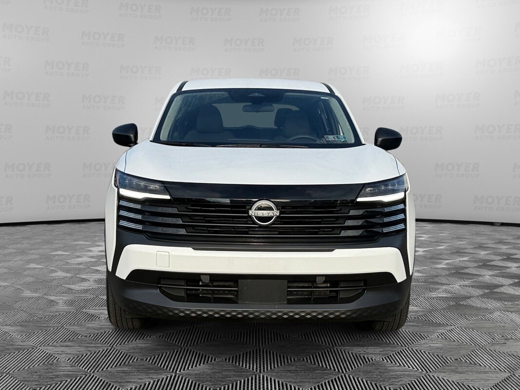 2025 Nissan Kicks S photo 3