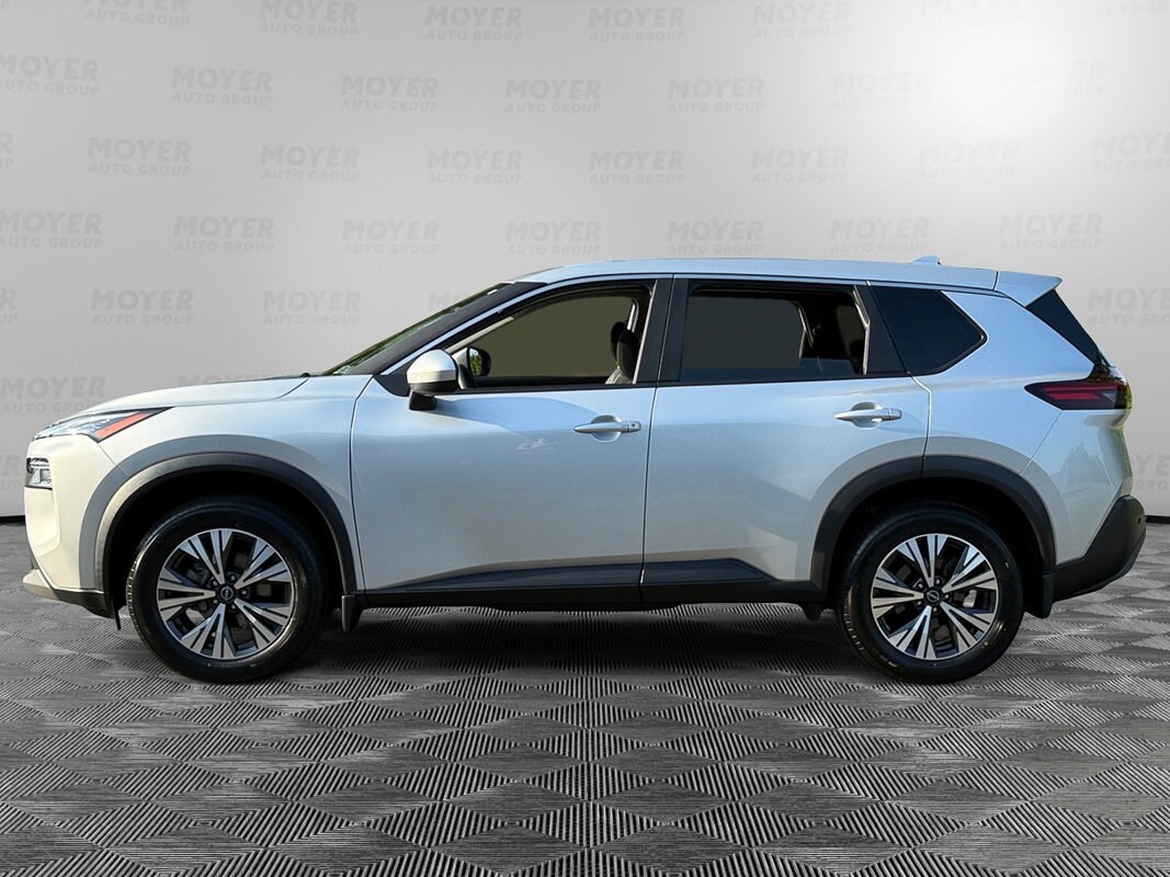 2023 Nissan Rogue SV photo 2