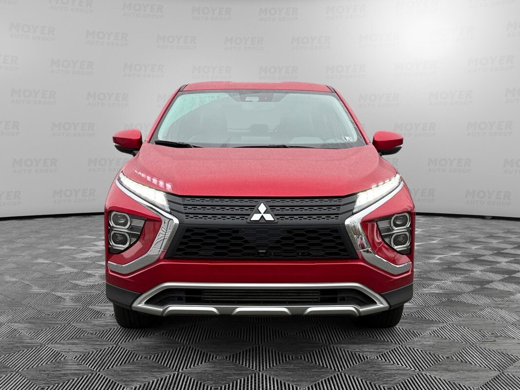 2024 Mitsubishi Eclipse Cross SE photo 3