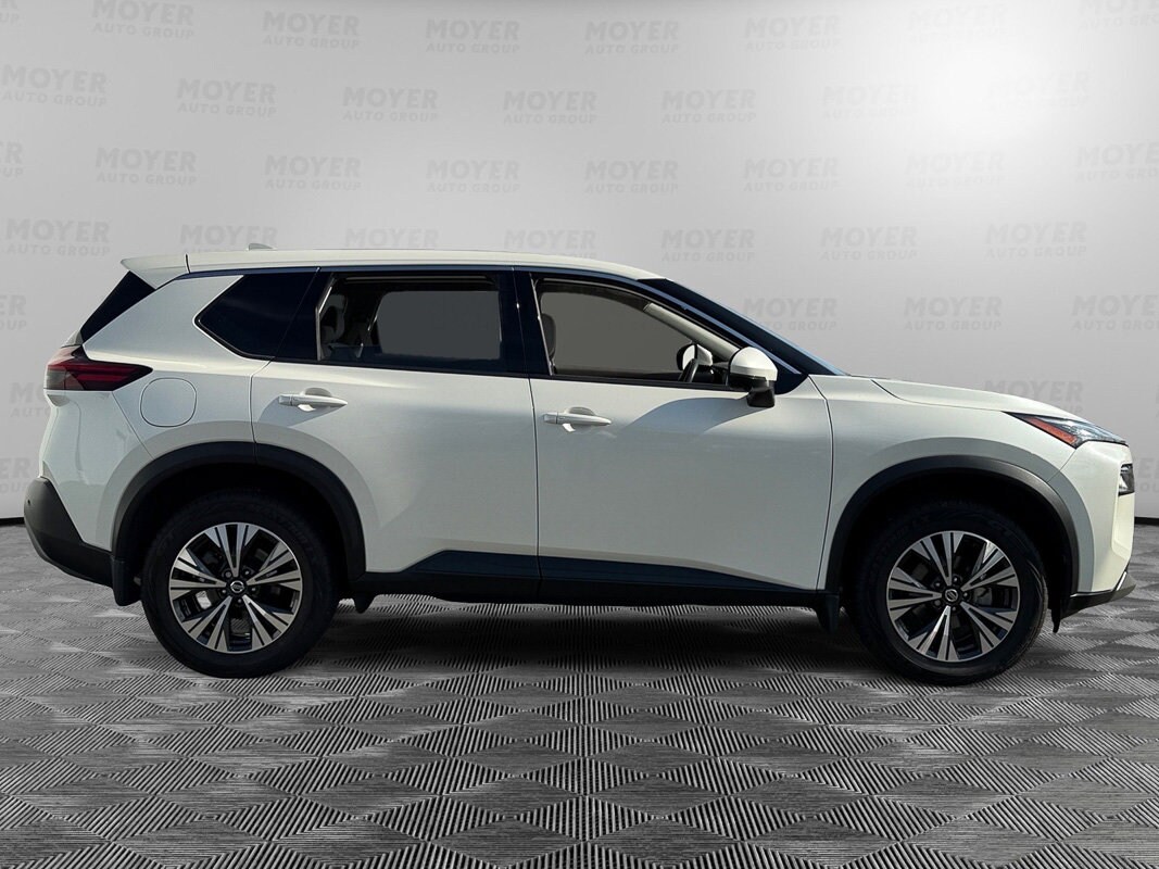 2021 Nissan Rogue SV photo 3