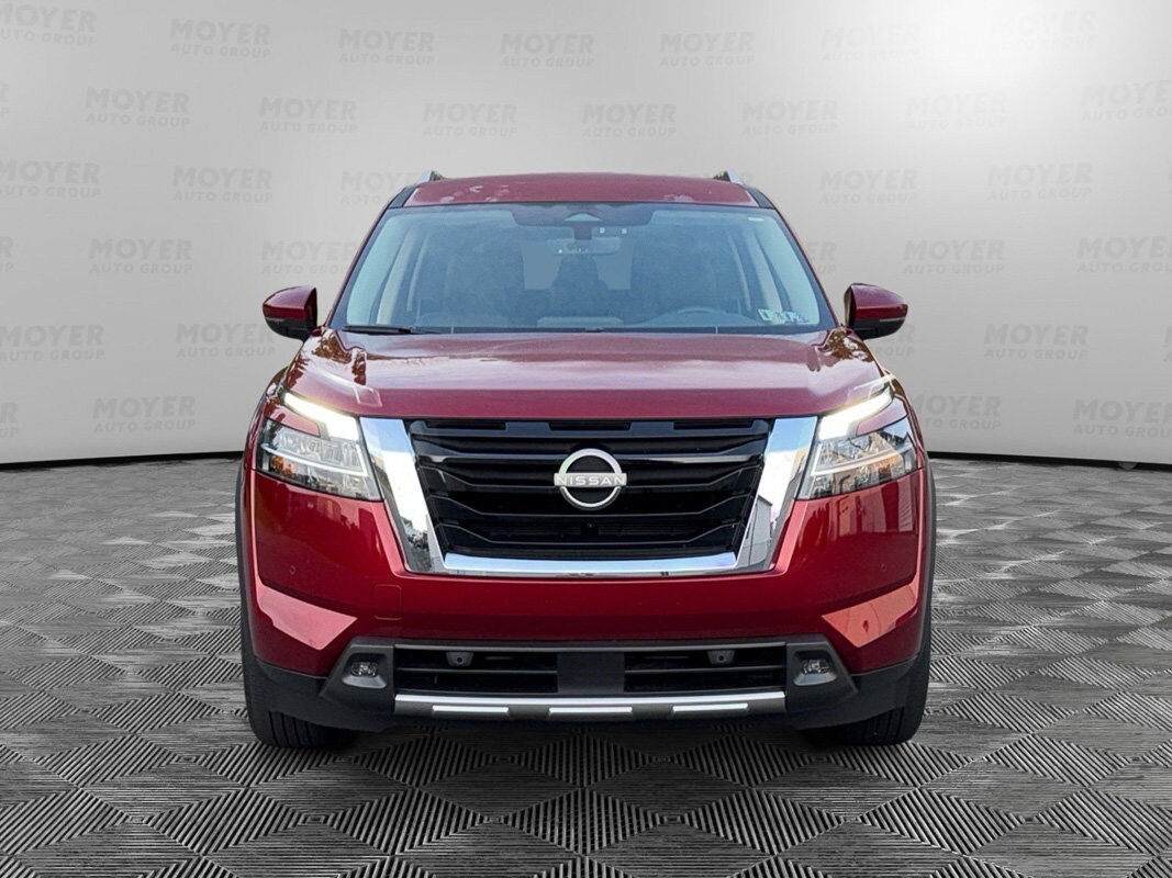 2023 Nissan Pathfinder SL photo 3
