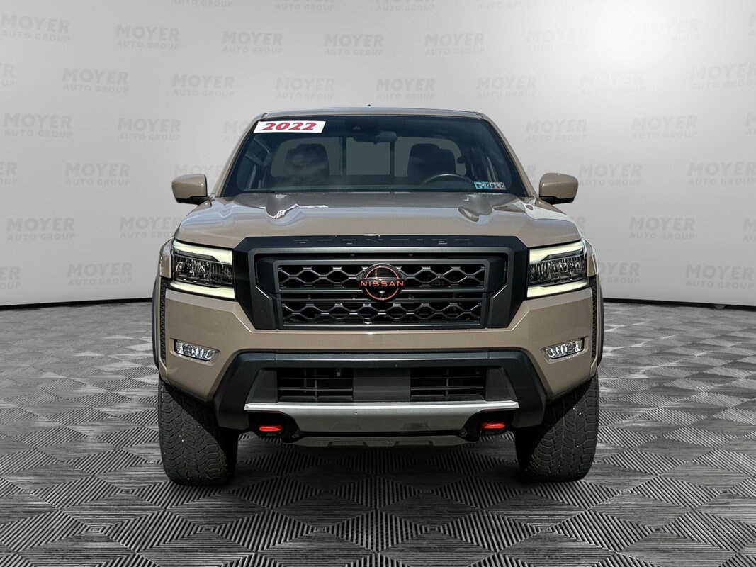 2022 Nissan Frontier Crew Cab PRO-4X photo 3