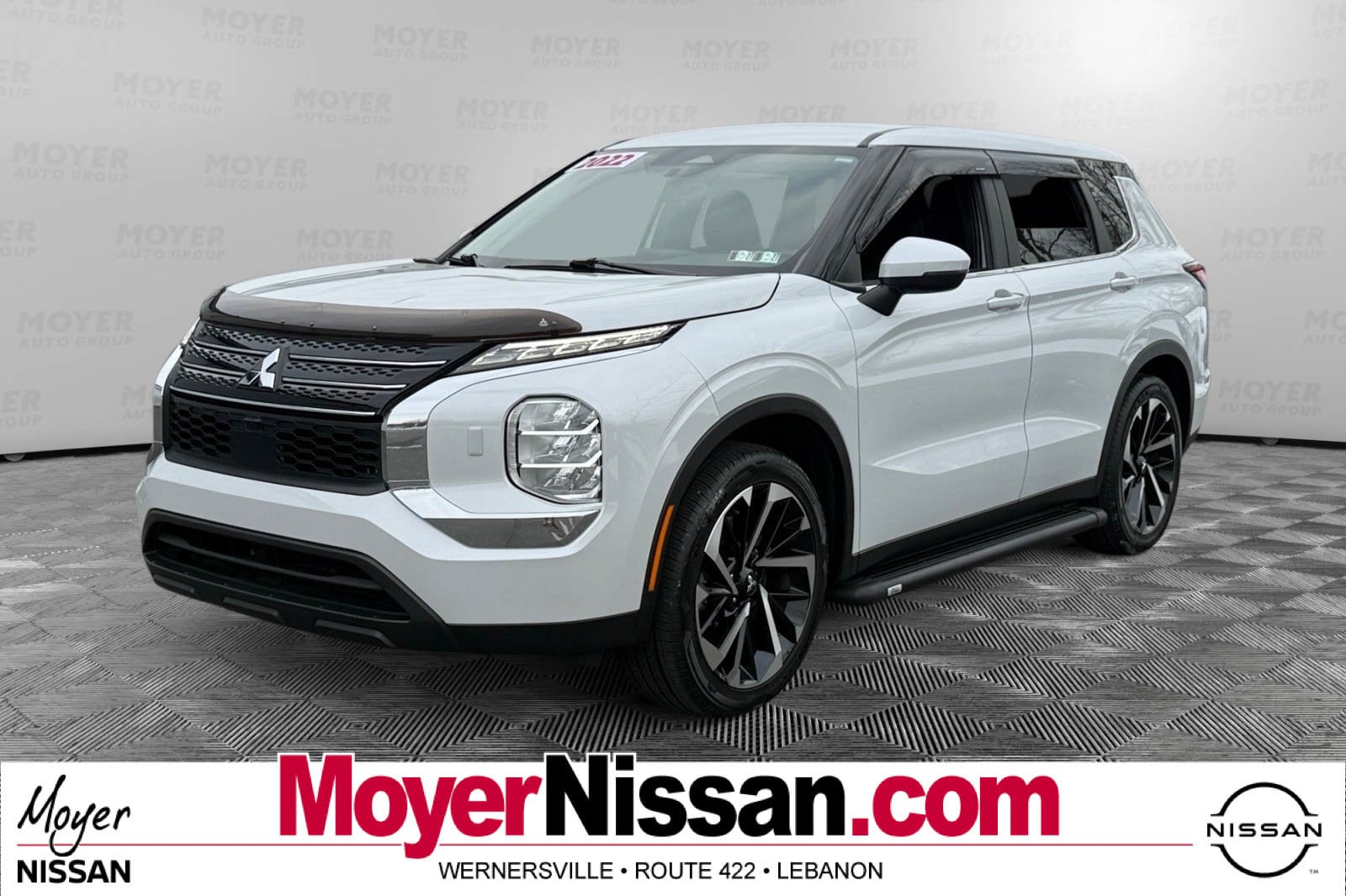 2022 Mitsubishi Outlander ES's photo