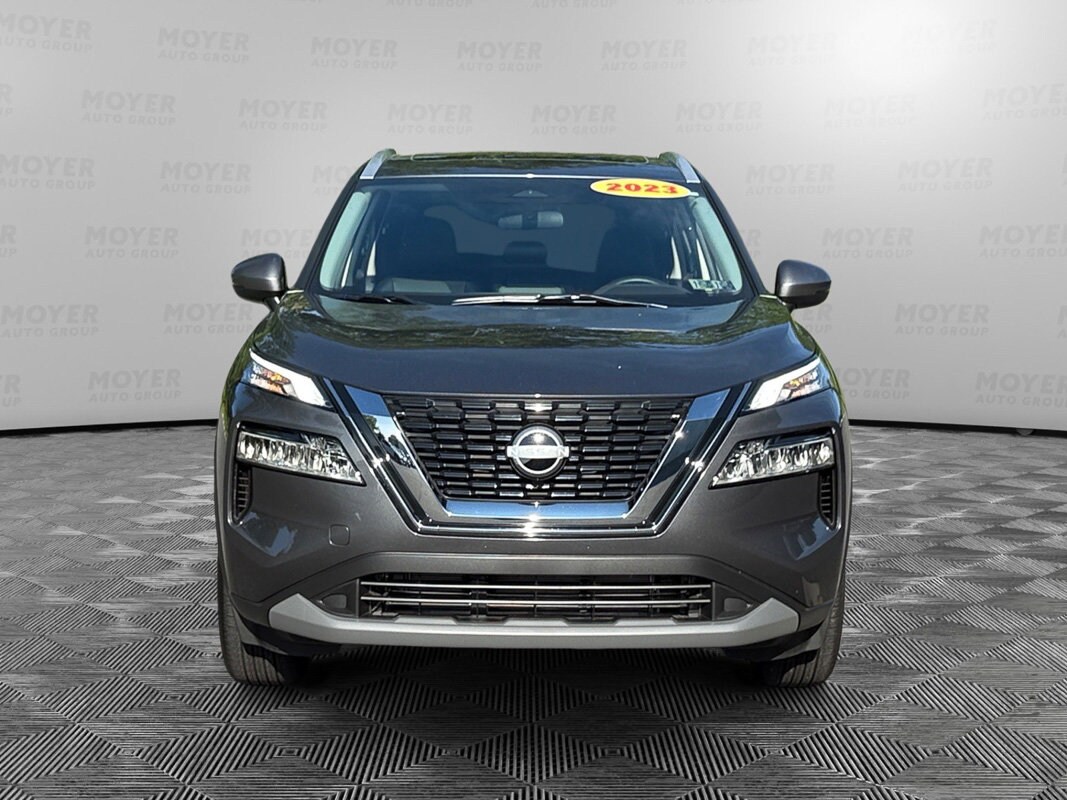 2023 Nissan Rogue SV photo 3