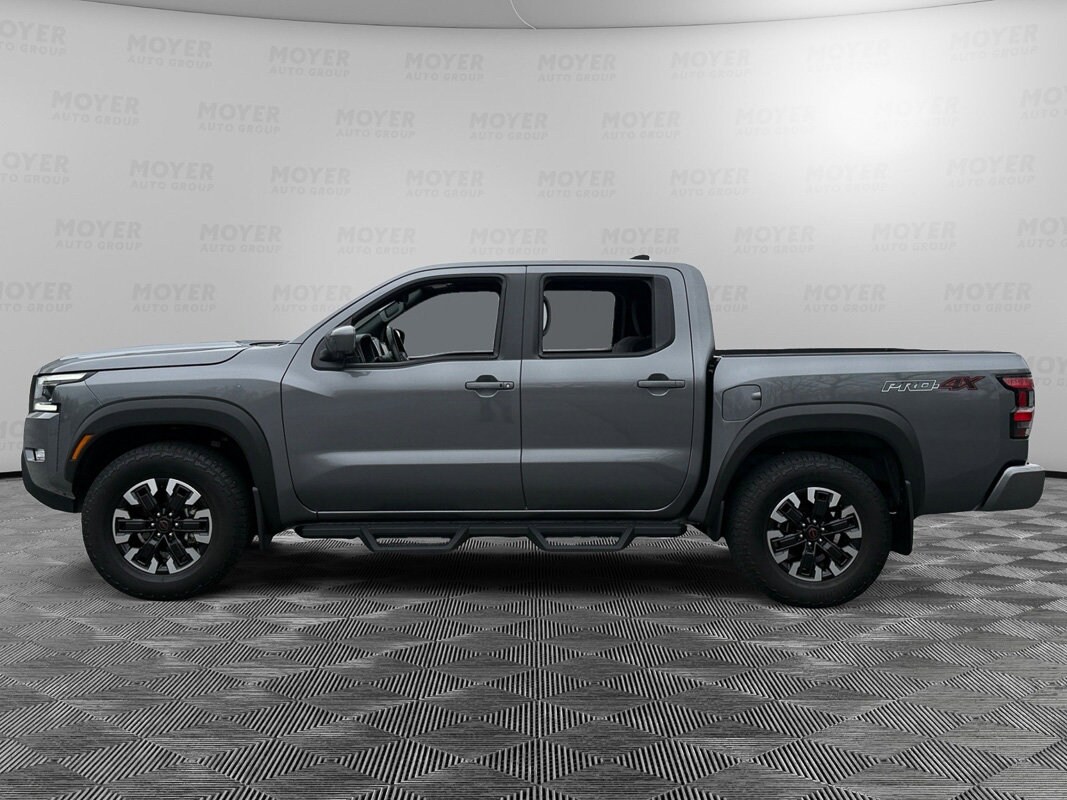 2024 Nissan Frontier PRO-4X Crew Cab photo 2