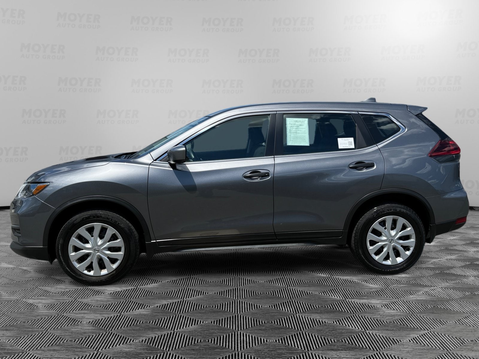 Used 2018 Nissan Rogue S with VIN KNMAT2MV1JP573088 for sale in Wernersville, PA