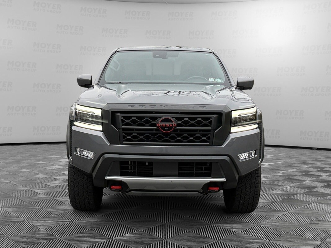 2024 Nissan Frontier PRO-4X Crew Cab photo 3