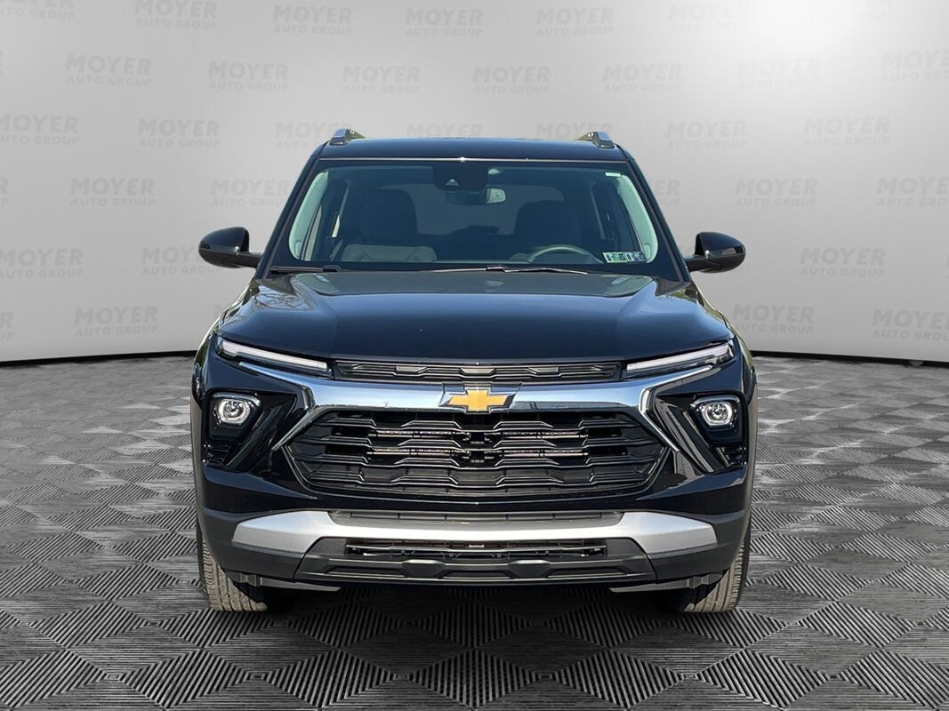 2025 Chevrolet Trailblazer LT photo 3
