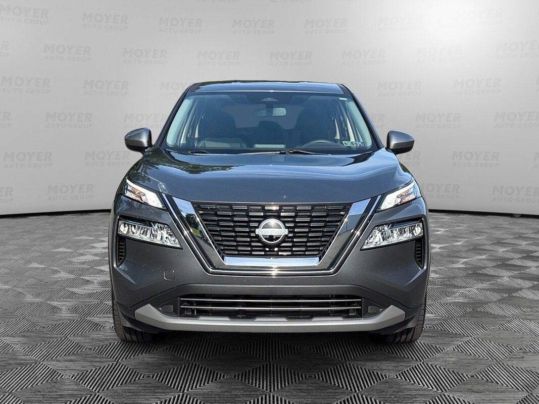 2023 Nissan Rogue SV photo 3