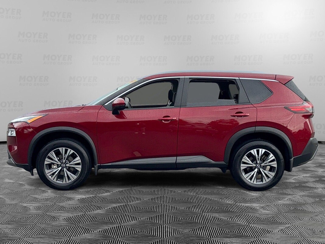 2022 Nissan Rogue SV photo 2