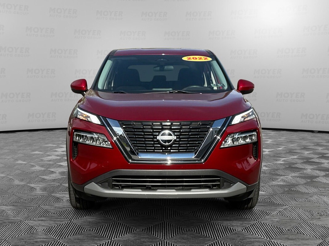 2022 Nissan Rogue SV photo 2