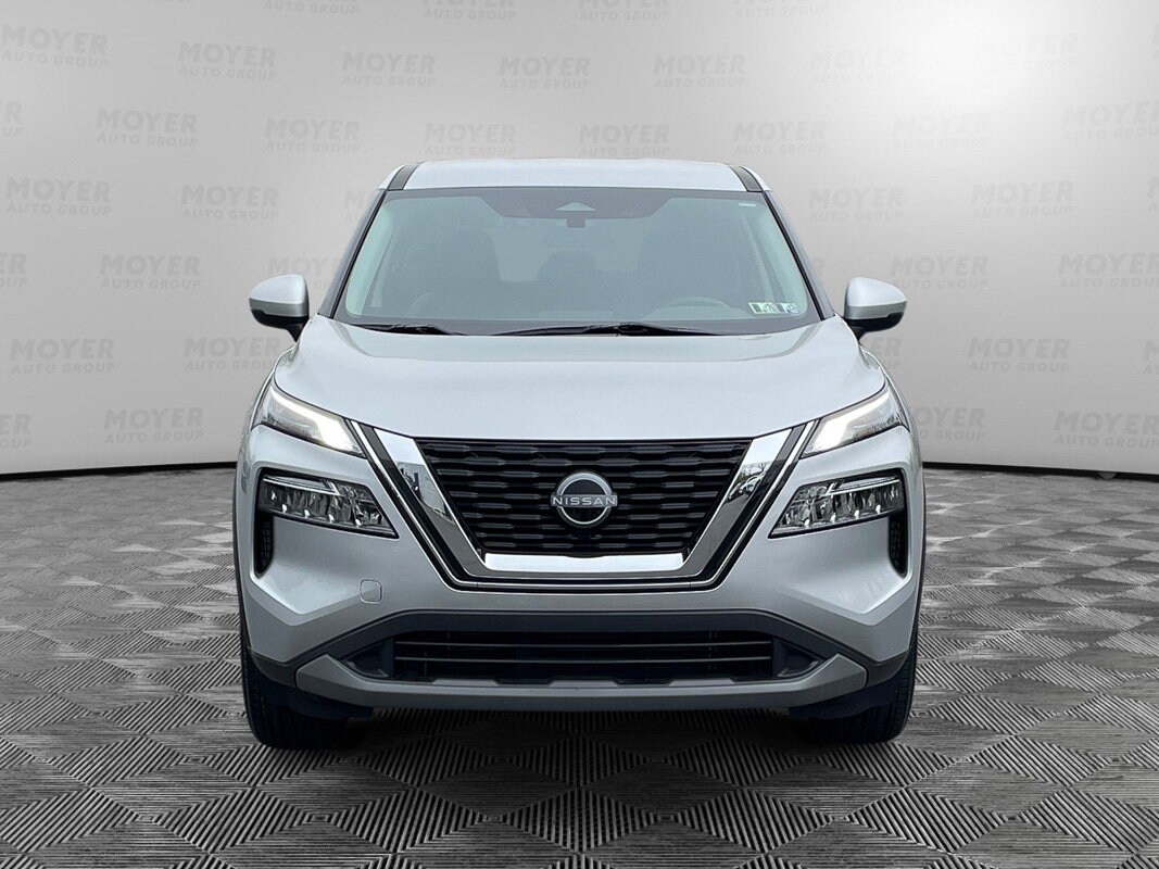 2022 Nissan Rogue SV photo 3