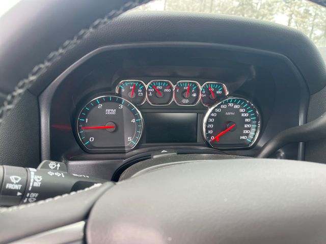 2024 Chevrolet Silverado 5500HD LT photo 4