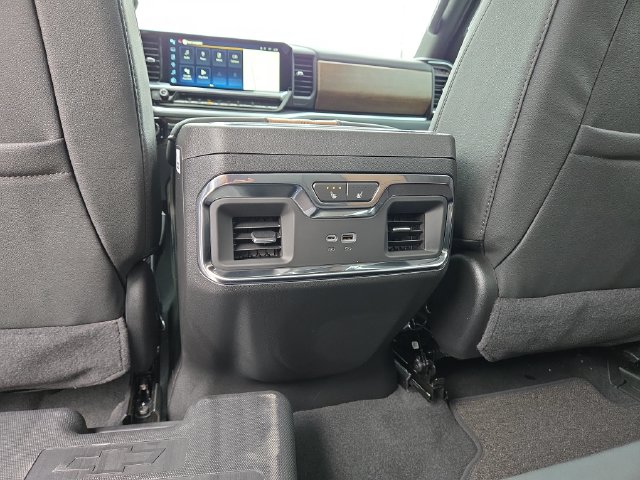 2026 Chevrolet Silverado 3500HD High Country - Photo 34