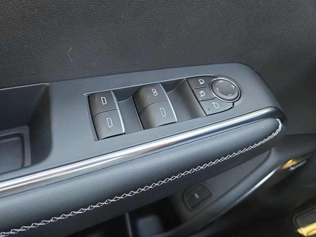 2026 GMC Acadia Denali - Photo 19