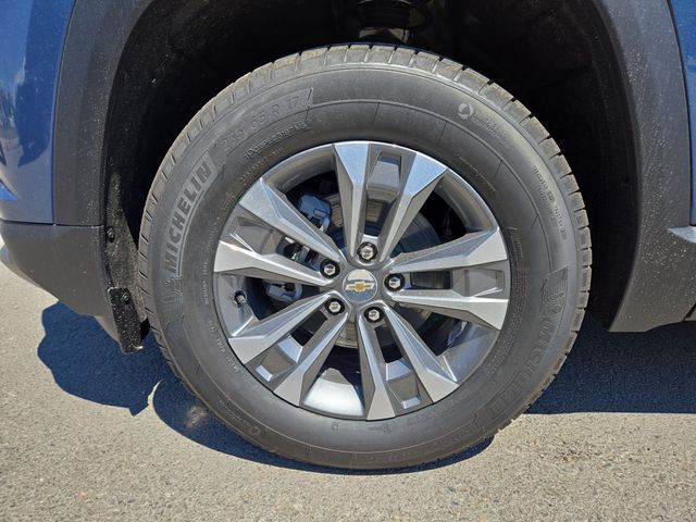 2027 Chevrolet Equinox LT - Photo 7