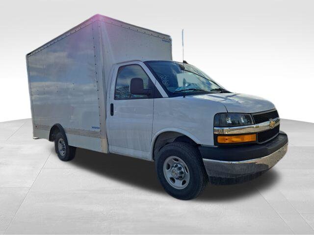 2025 Chevrolet Express Cutaway