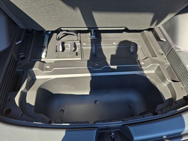 2025 Chevrolet Equinox EV RS - Photo 39