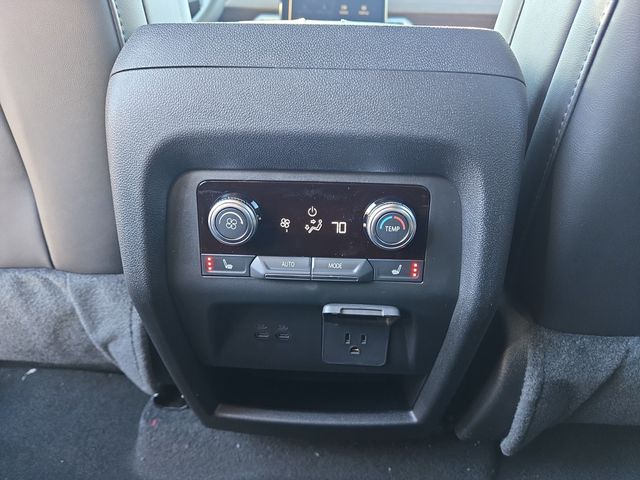 2026 GMC Acadia Denali - Photo 13