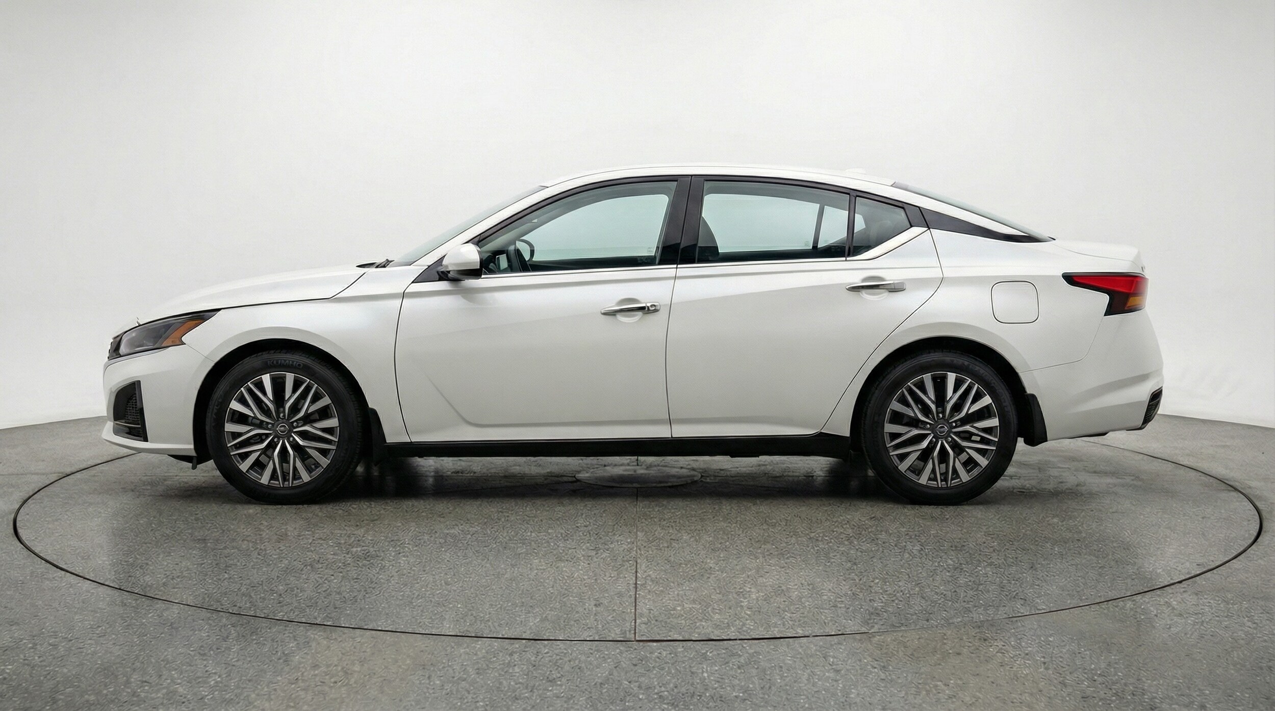 Thumbnail: 2025 Nissan Altima - 4