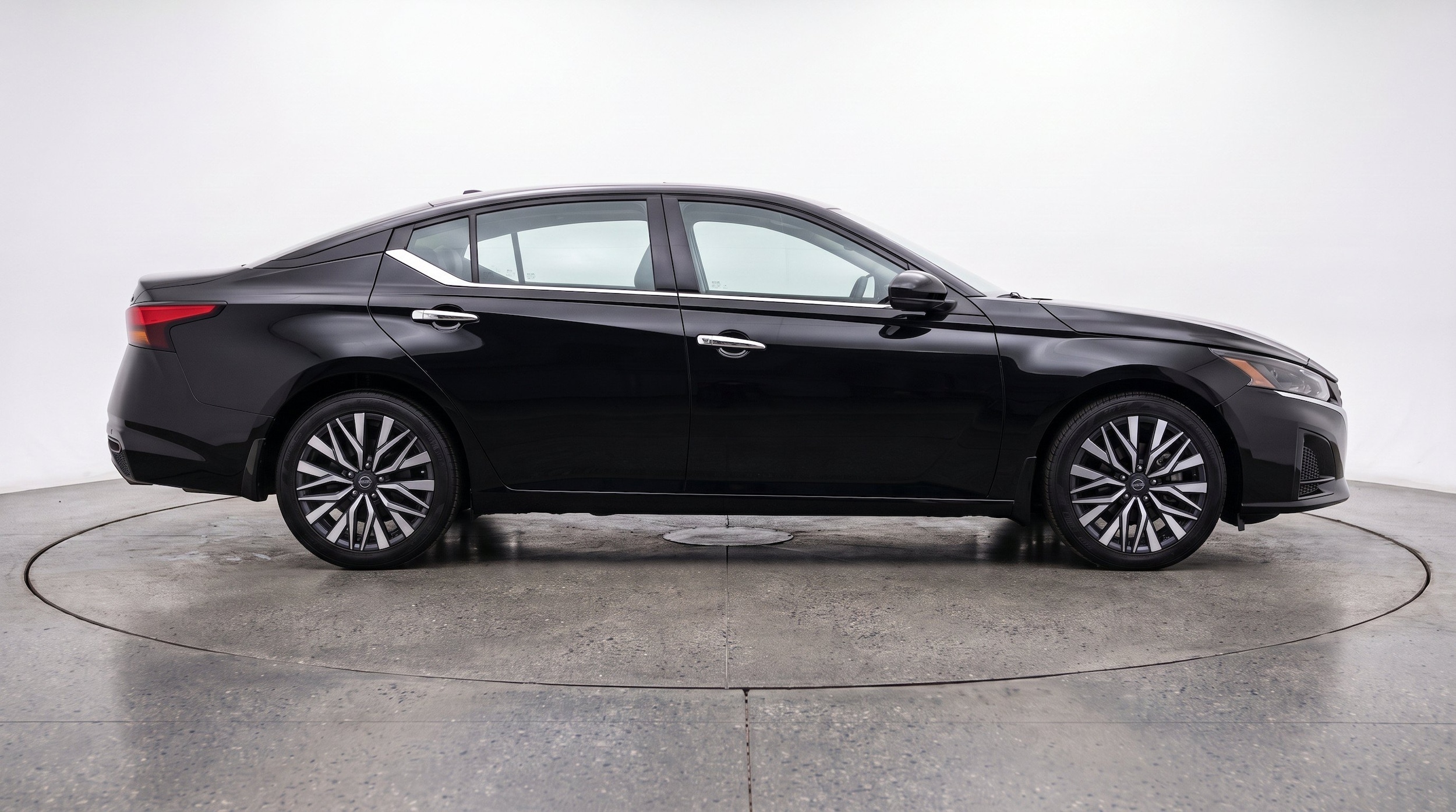 Thumbnail: 2025 Nissan Altima - 11