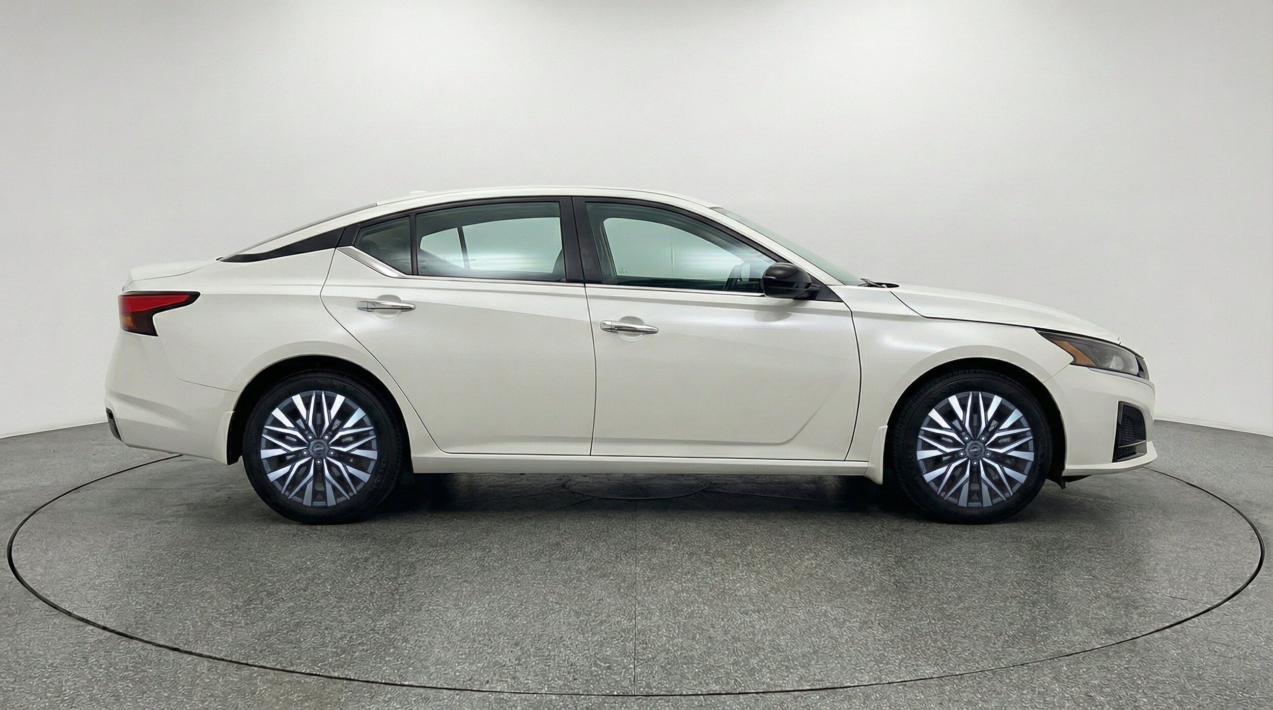 Thumbnail: 2025 Nissan Altima - 10