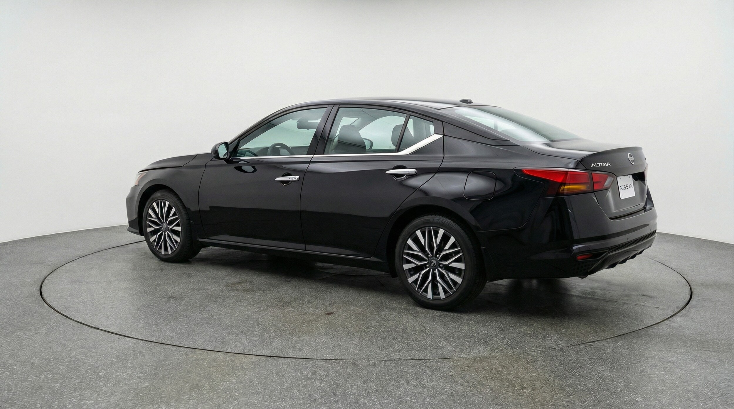 Thumbnail: 2025 Nissan Altima - 5