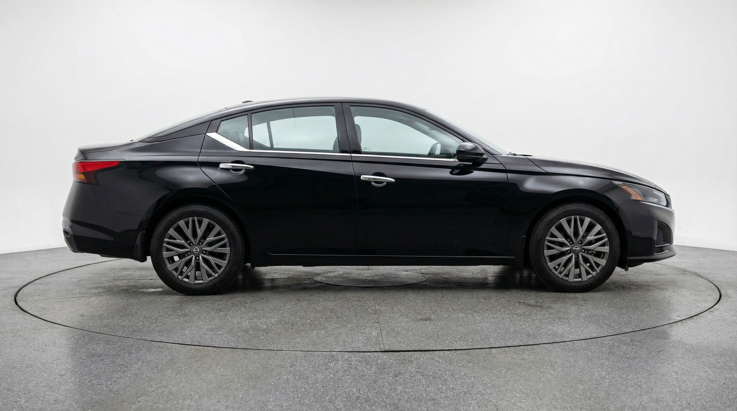 Thumbnail: 2025 Nissan Altima - 8
