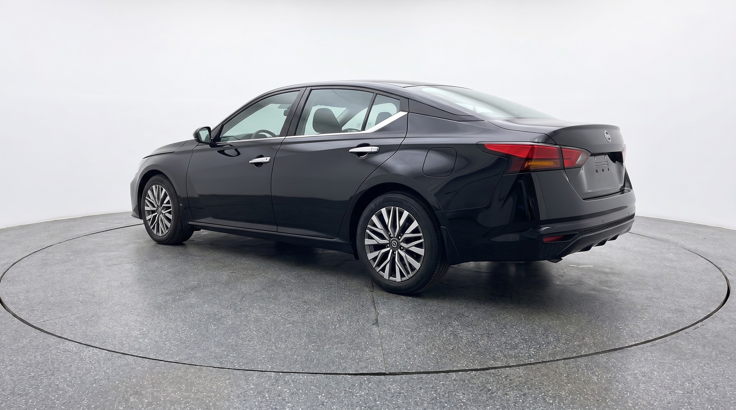 Thumbnail: 2025 Nissan Altima - 5