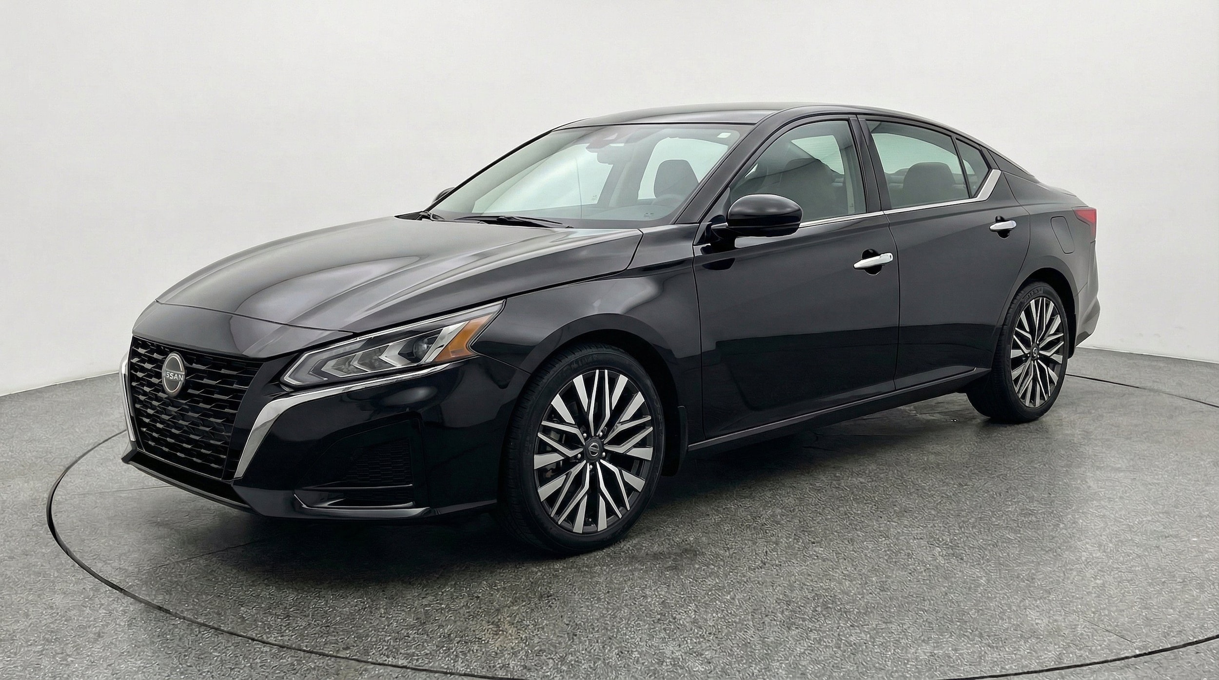 Thumbnail: 2025 Nissan Altima - 3