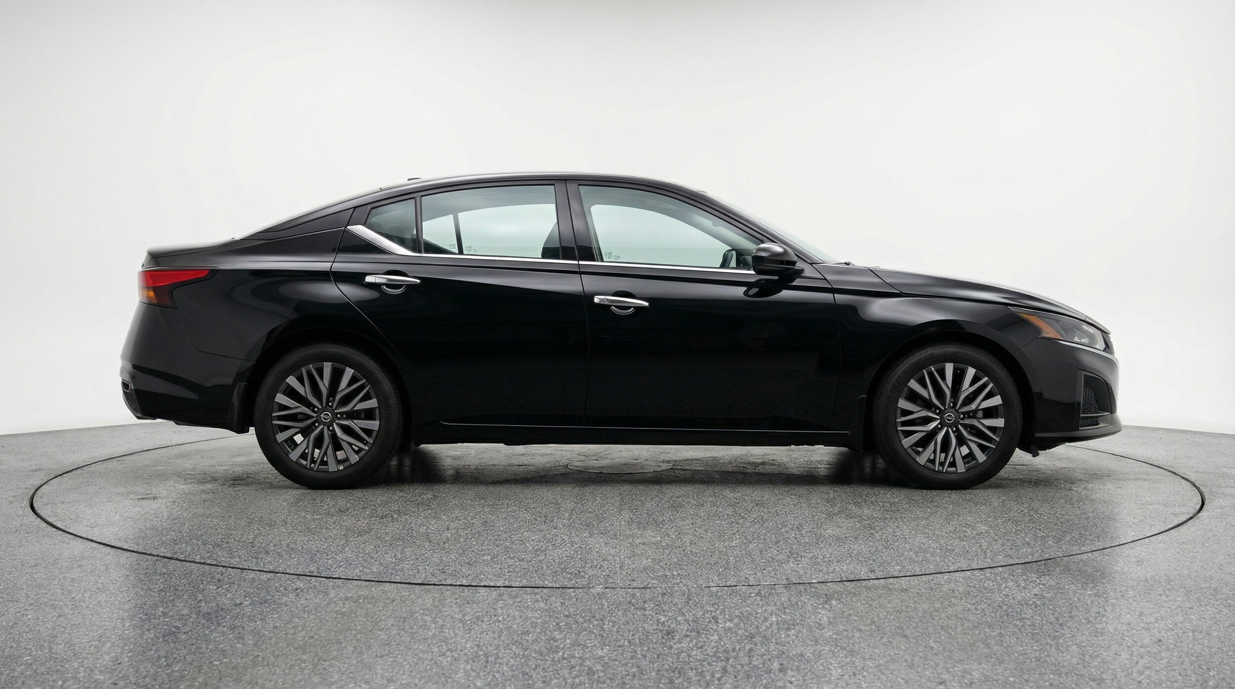 Thumbnail: 2025 Nissan Altima - 8
