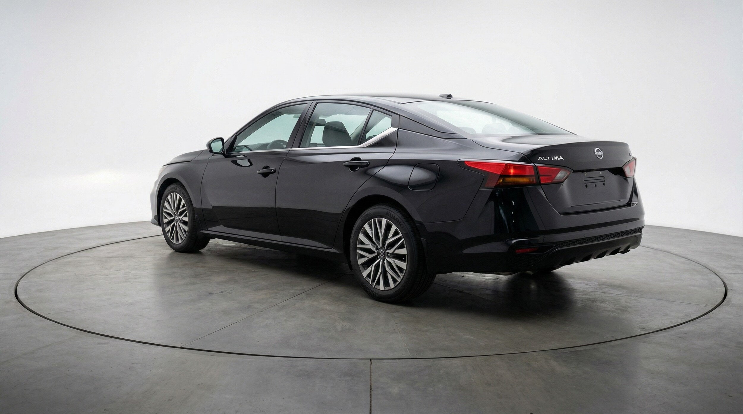 Thumbnail: 2025 Nissan Altima - 5