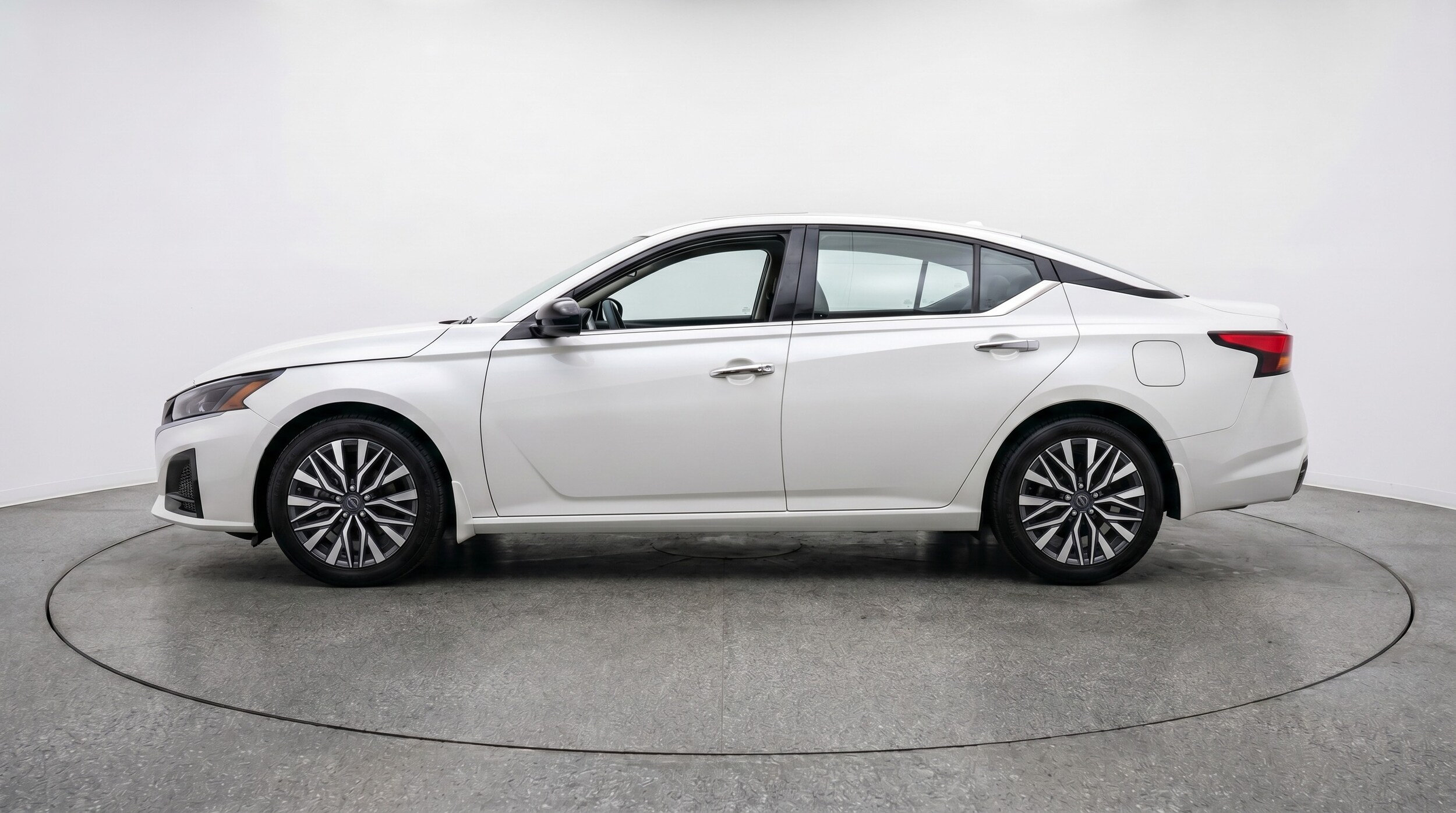 Thumbnail: 2025 Nissan Altima - 4