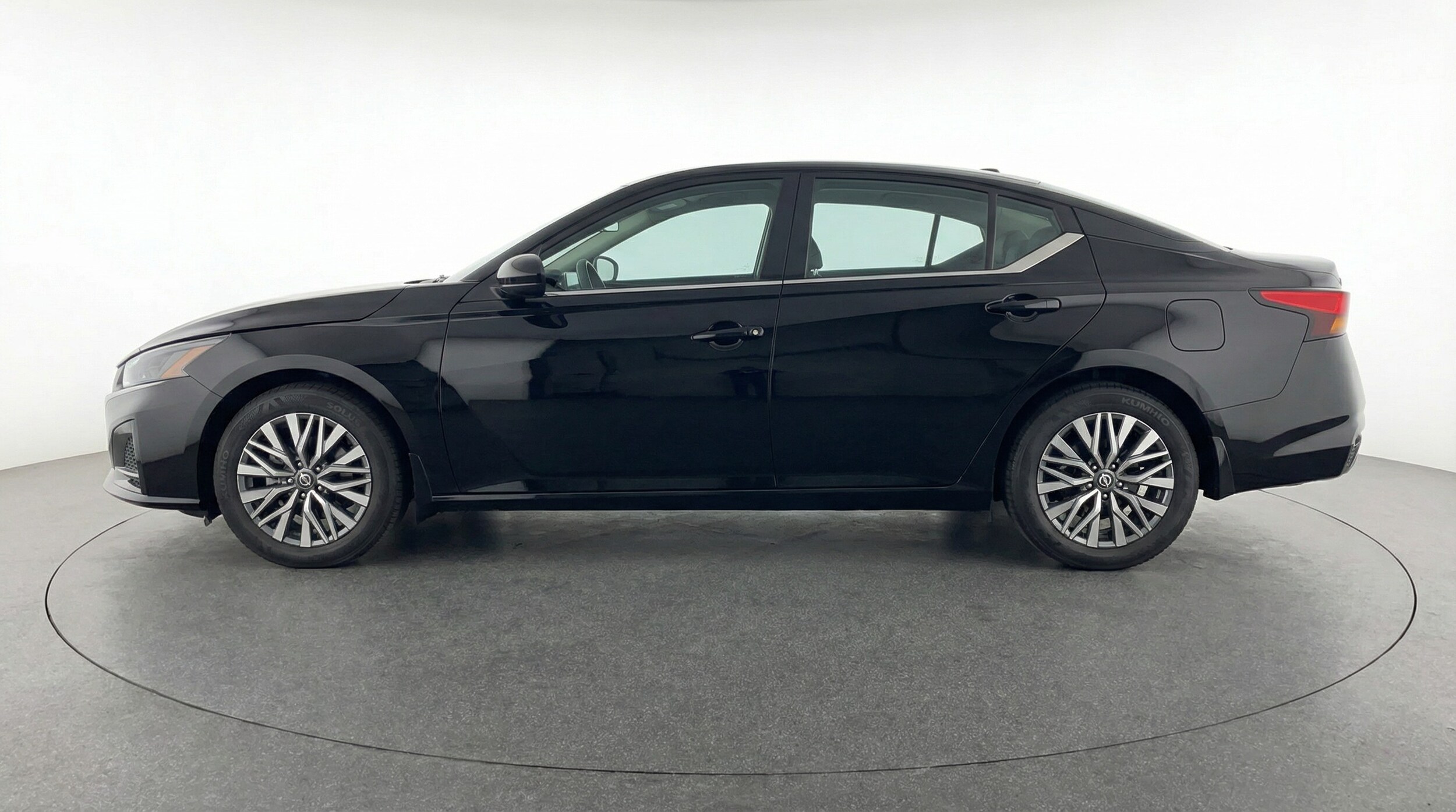 Thumbnail: 2025 Nissan Altima - 4
