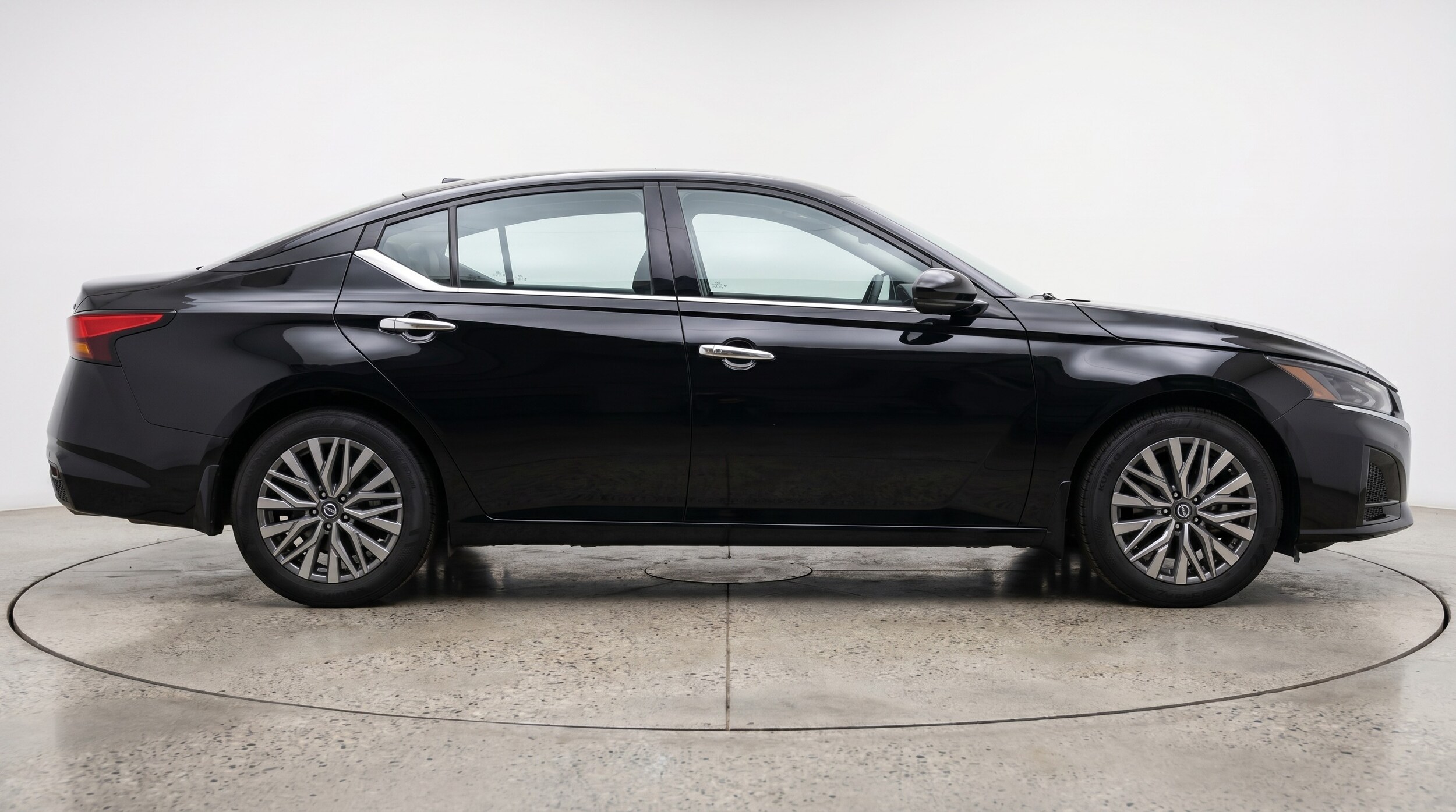 Thumbnail: 2025 Nissan Altima - 8