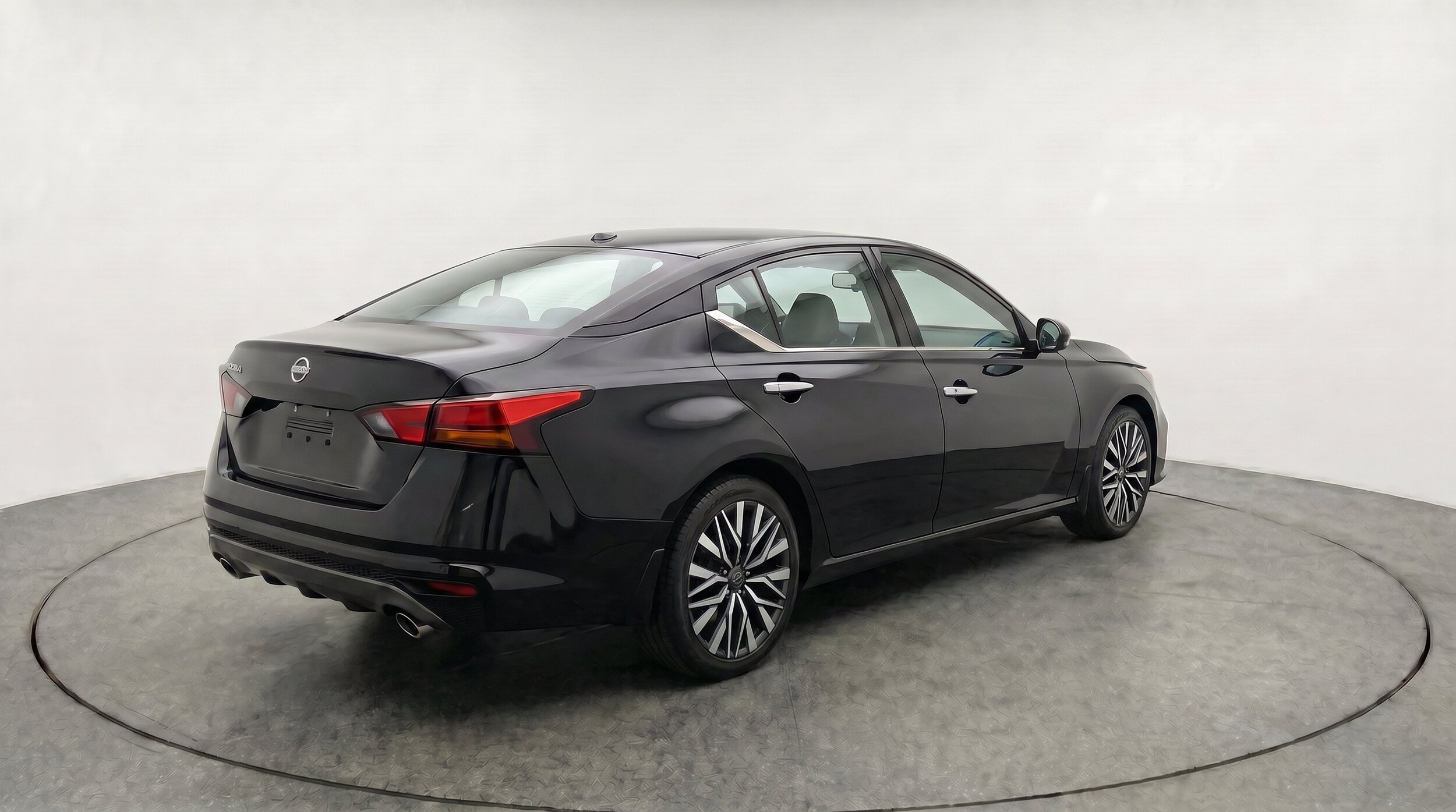 Thumbnail: 2025 Nissan Altima - 9