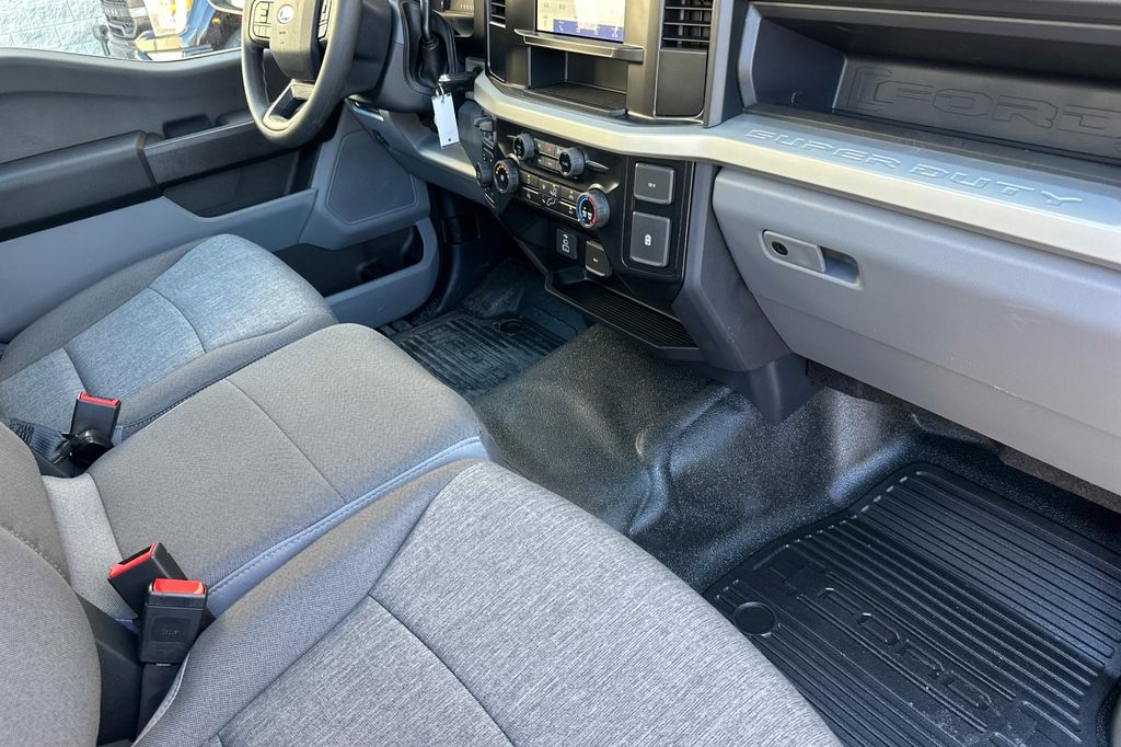 2025 Ford F-250 Super Duty XL - Photo 14