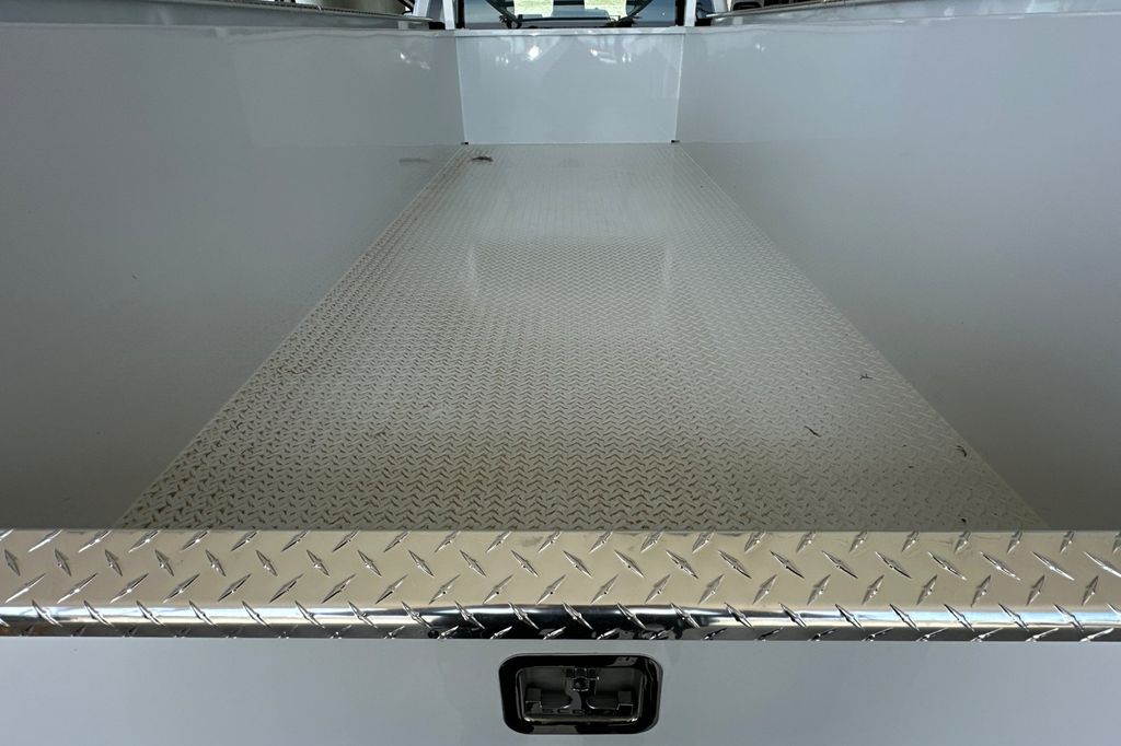 2025 Ford F-350 Super Duty Chassis Cab XL - Photo 13
