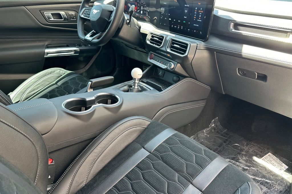 2024 Ford Mustang GT Premium Convertible - Photo 12