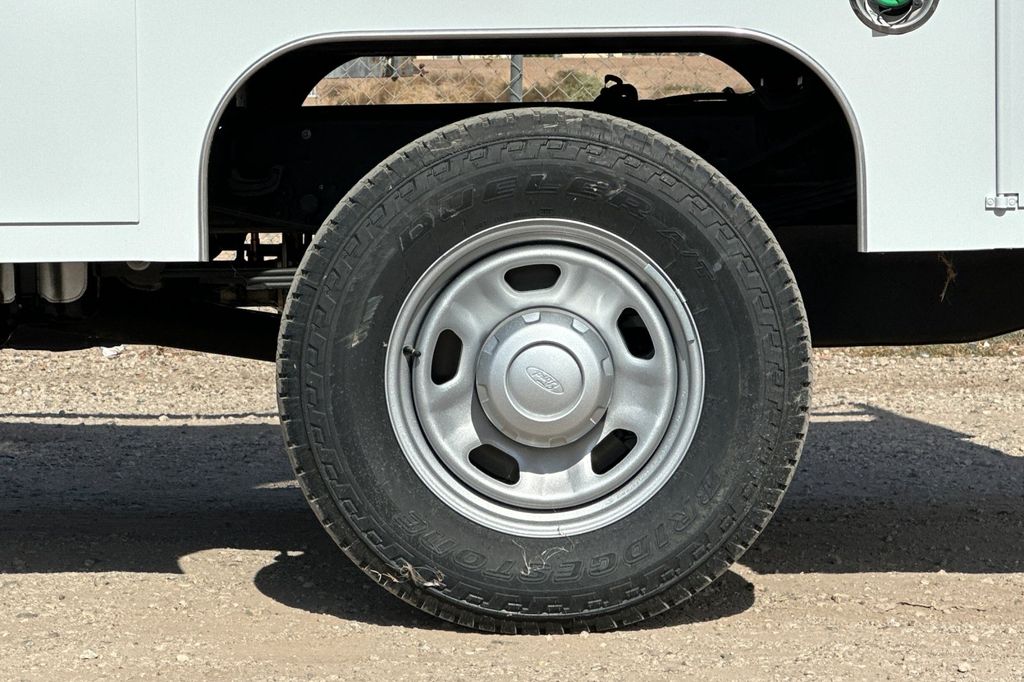 2025 Ford F-350 Super Duty Chassis Cab XLT - Photo 22