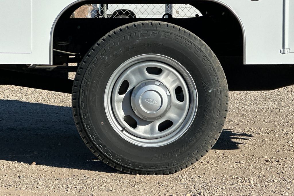 2025 Ford F-350 Super Duty Chassis Cab XLT - Photo 21