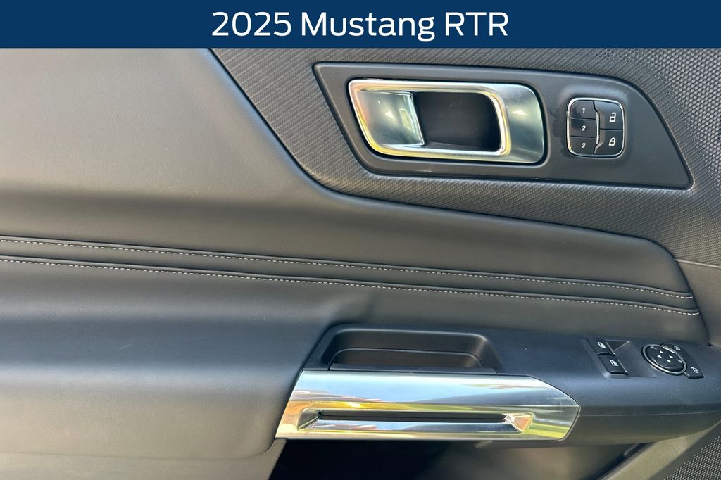 2025 Ford Mustang GT Premium Fastback - Photo 11