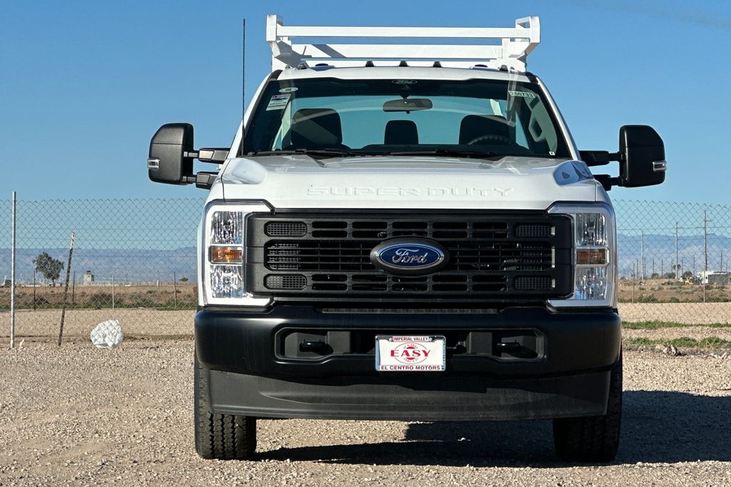 2025 Ford F-350 Super Duty Chassis Cab XLT - Photo 9