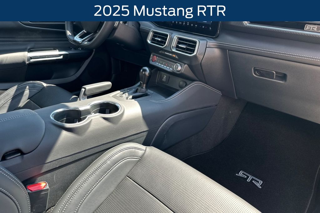 2025 Ford Mustang GT Premium Fastback - Photo 15