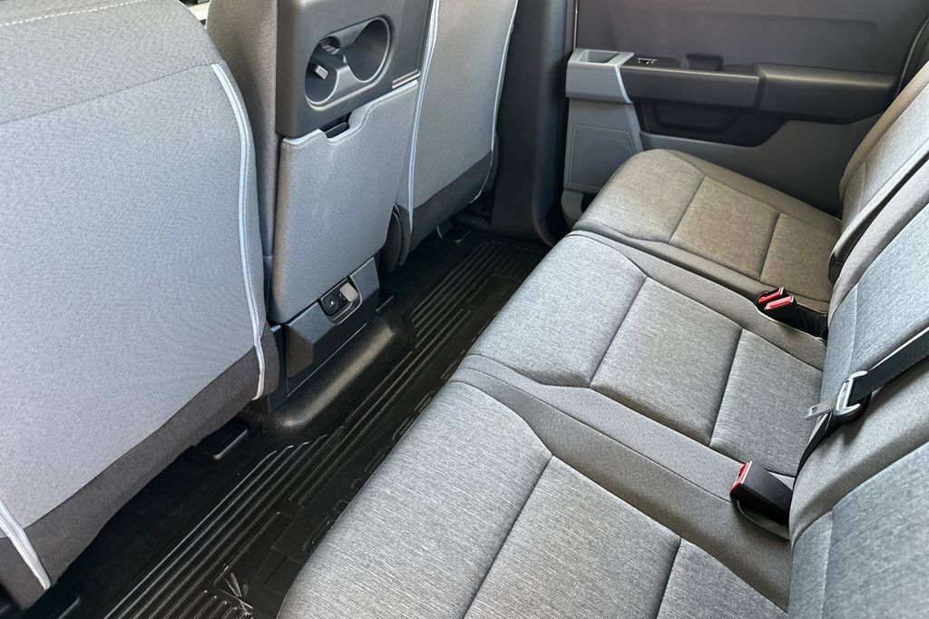 2025 Ford F-550 Super Duty Chassis Cab XL - Photo 9