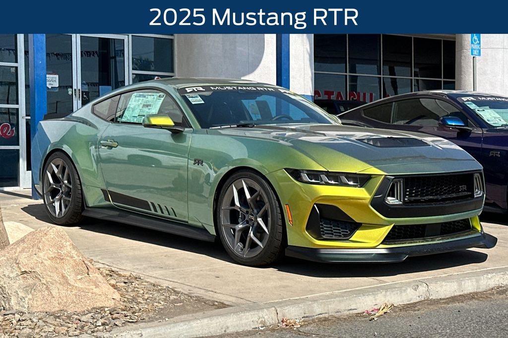 2025 Ford Mustang GT Premium Fastback - Photo 2